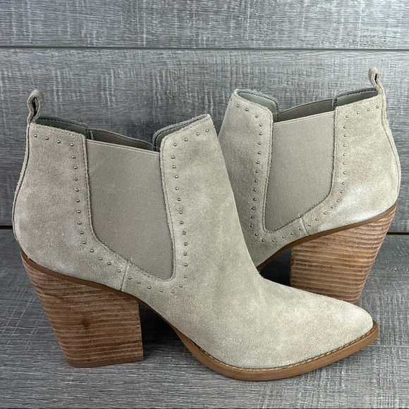 NIB Marc Fisher sz 10 Bellie cream suede ankle booties - Picture 4 of 11